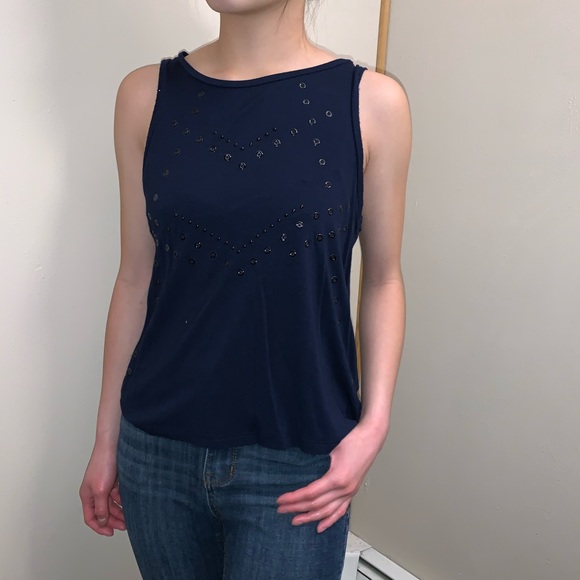 Top - Picture 2 of 2